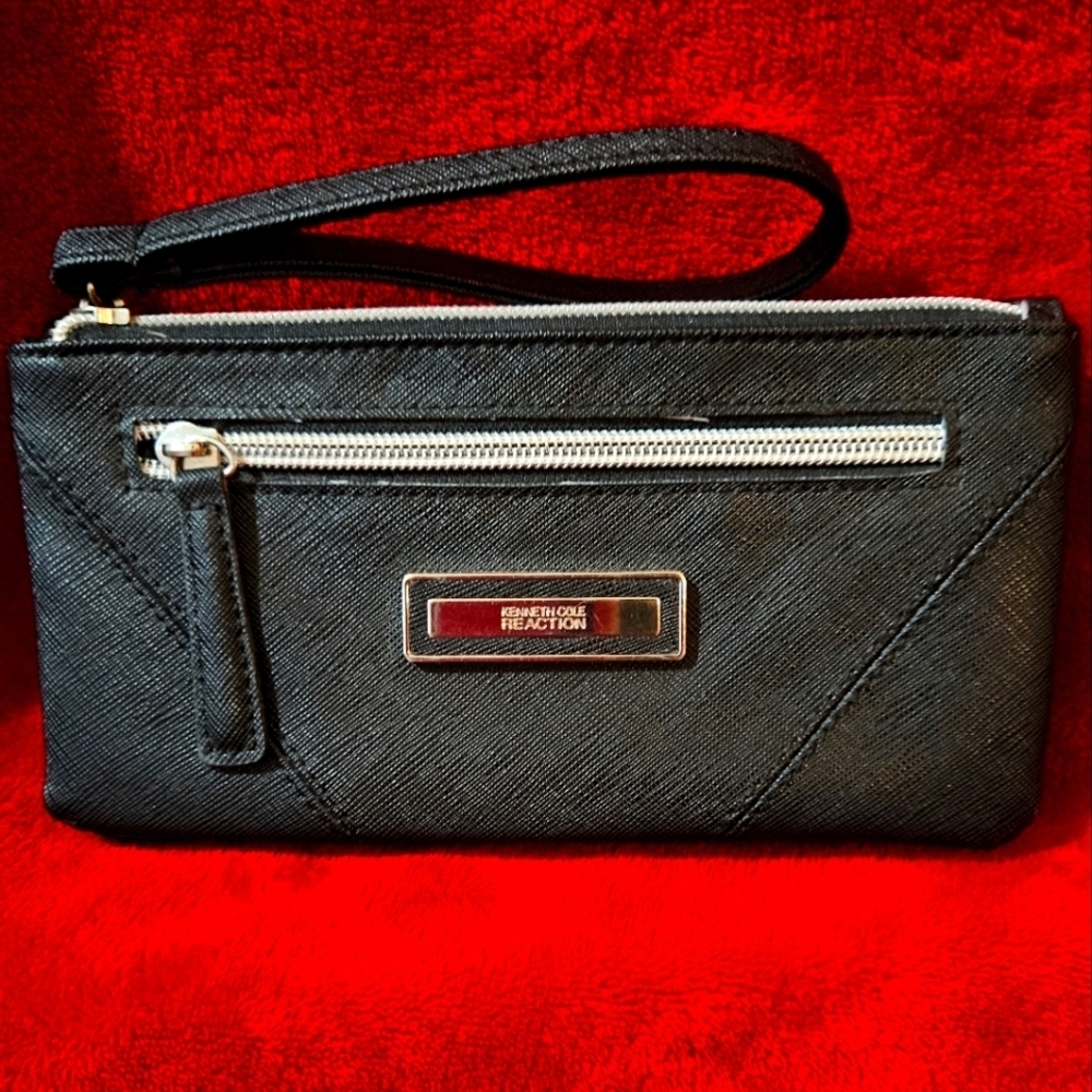 Kenneth Cole Reaction Black Clutch Wallet Wristlet-Faux Leather